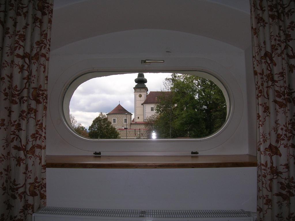 Schlossbrauerei Weinberg - Erste Ooe. Gasthausbrauerei Kefermarkt Quarto foto